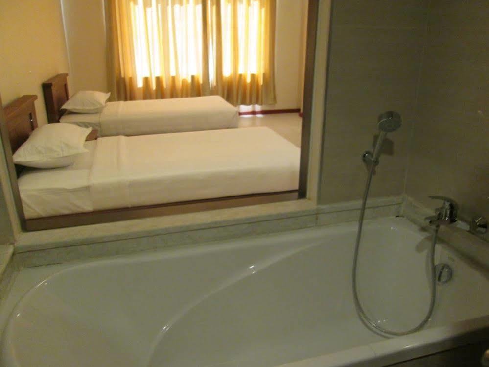 Man Myanmar Hotel Naypyidaw Exterior foto