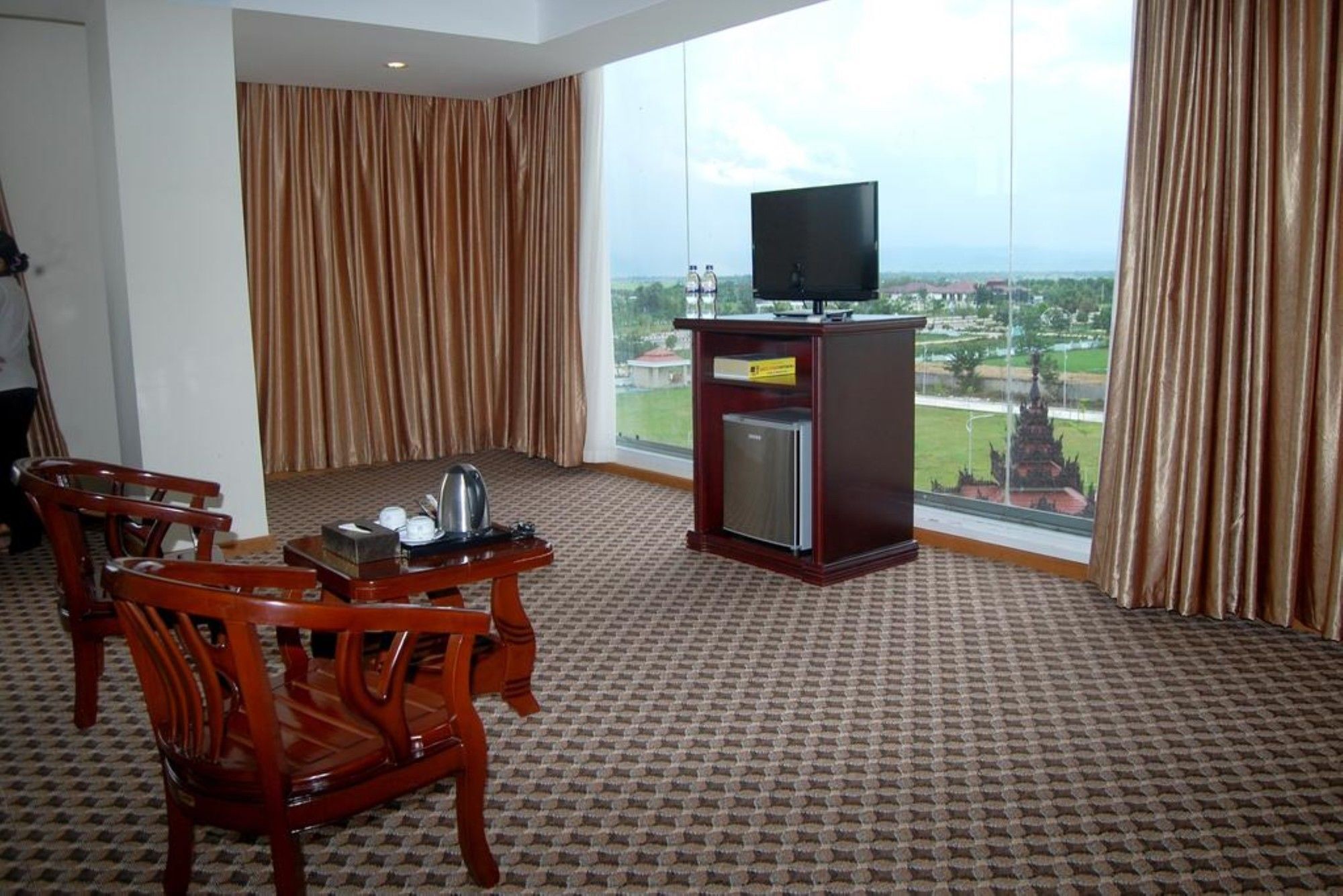 Man Myanmar Hotel Naypyidaw Exterior foto