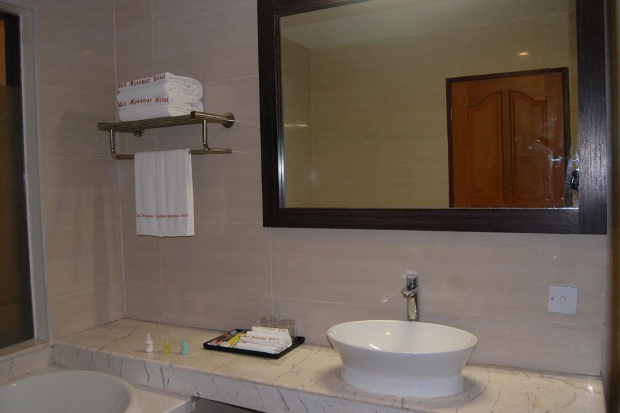 Man Myanmar Hotel Naypyidaw Exterior foto